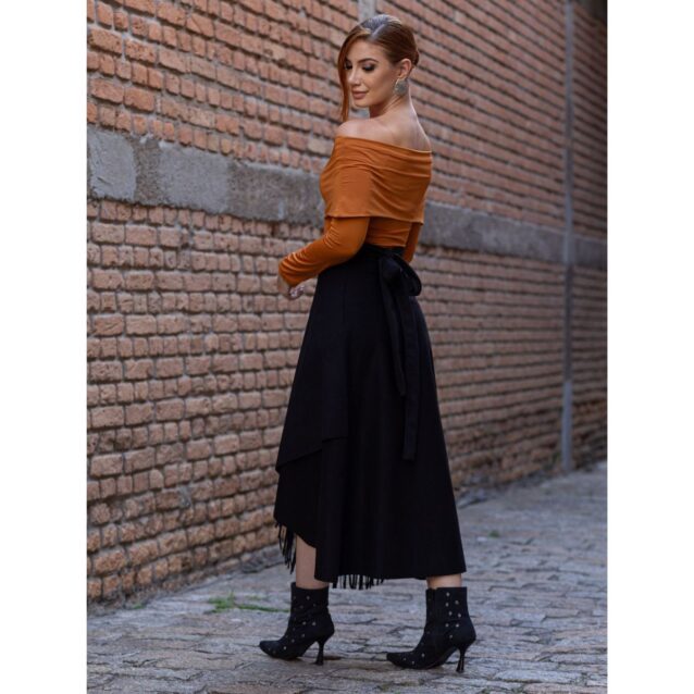 Saia Midi Envelope Transpassada Suede MONTEVIDEU Preta Tamanho Único