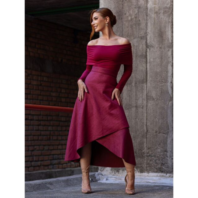 Saia Midi Envelope Transpassada Suede MONTEVIDEU Vermelho Bordô Tamanho Único