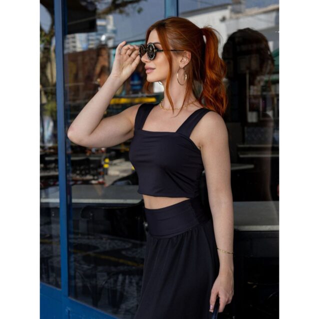 Blusa Cropped Top Alças Largas Decote Reto GIANNI Preta