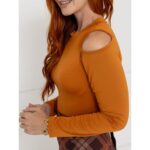 Blusa Manga Longa Ombro Vazado Malha CELINA Caramelo