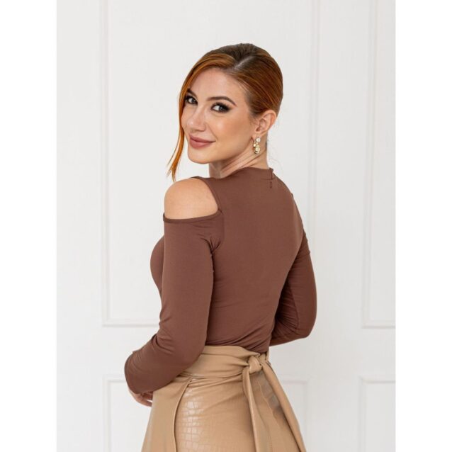 Blusa Manga Longa Ombro Vazado Malha CELINA Marrom