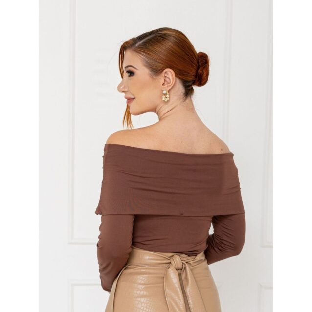 Blusa Manga Longa Ombro a Ombro Malha DOMINIQUE Marrom
