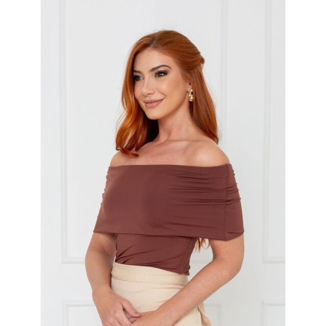 Blusa Ombro a Ombro Malha CAMÉLIA Marrom