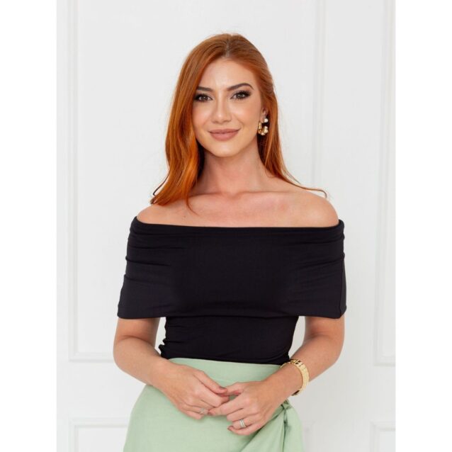 Blusa Ombro a Ombro Malha CAMÉLIA Preta